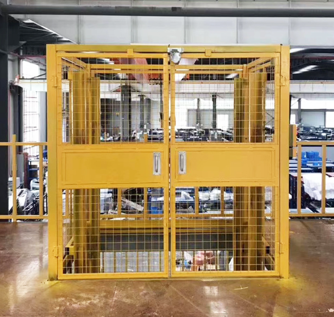 龙文智能导轨式升降机亮相